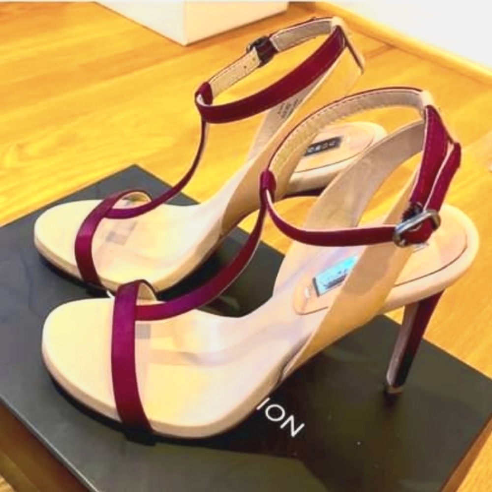 Bcbgmaxazria Beige And Burgundy Sandals, Size 8.5
